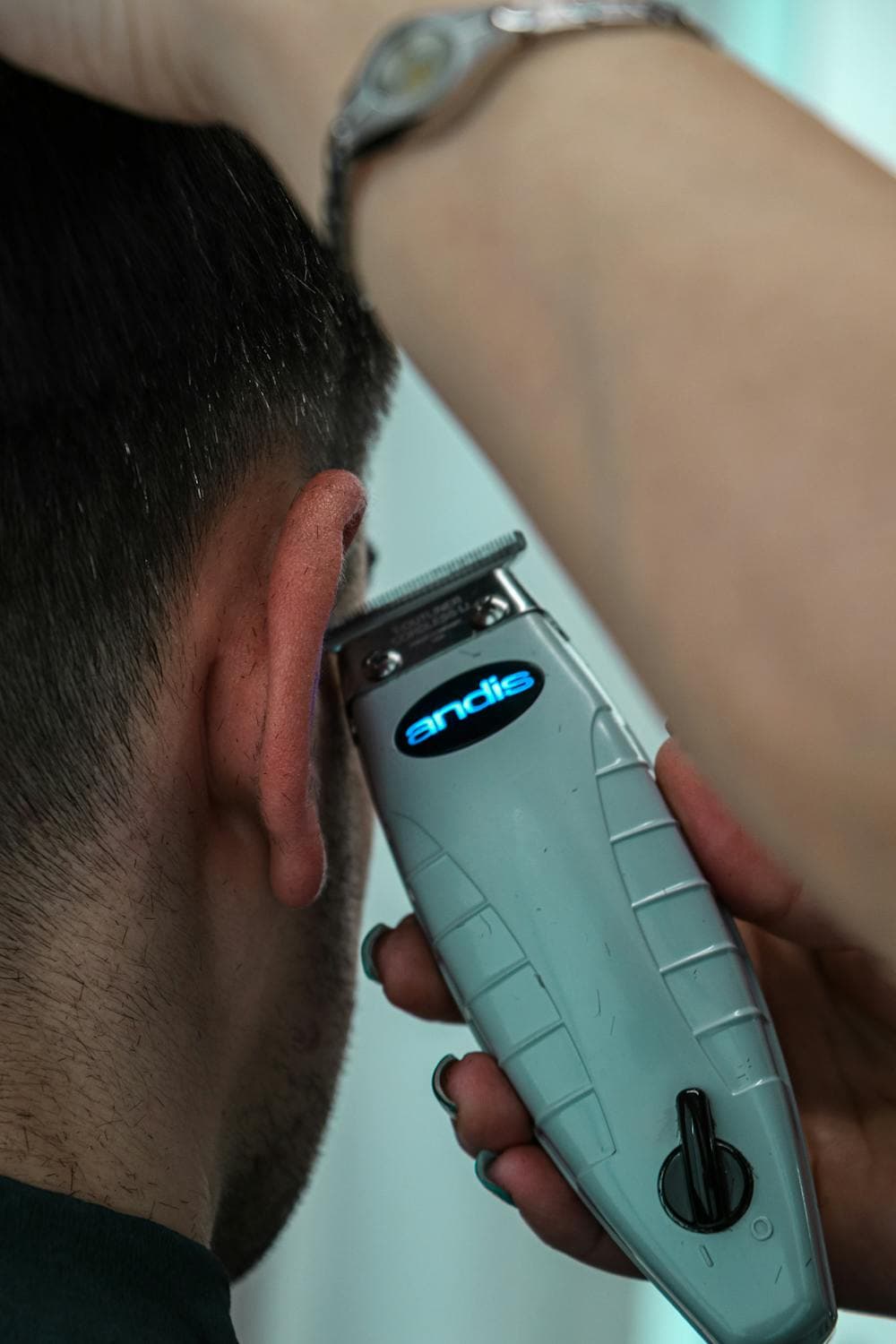 Skin fade limpio en la nuca